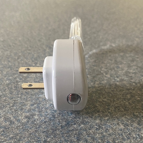 LED Night Light with Sensor - Picture 6 of 9